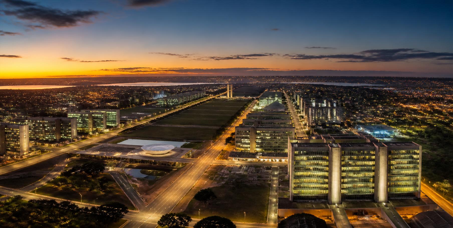 Vista aérea de Brasília ao entardecer